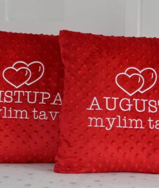 Dekoratyvinė pagalvėlė 40x40 cm ,,Myliu"