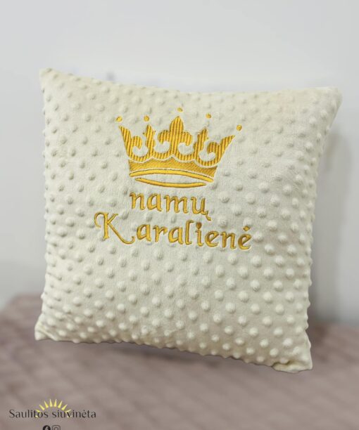 Dekoratyvinė pagalvėlė 40x40 cm ,,Namų karalienė"
